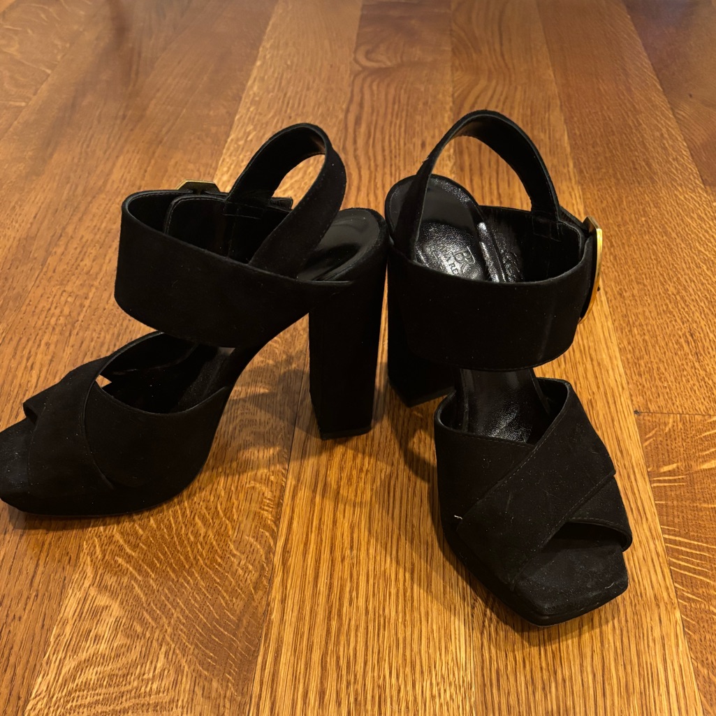 Banana Republic Black Platform Heels 8.5 Work Once.